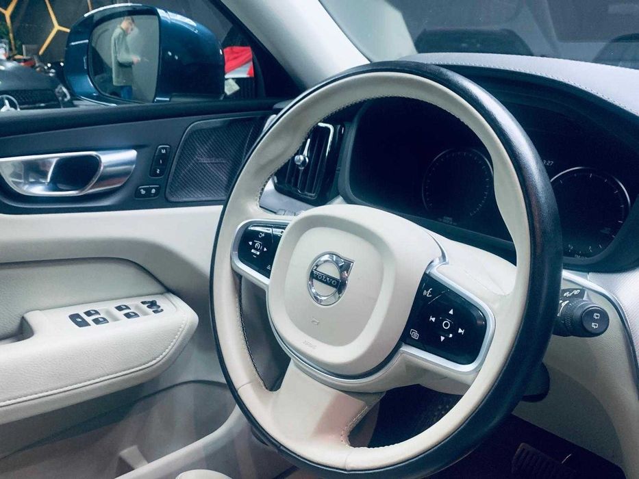 Volvo XC60 2.0 B4 Plus Bright
