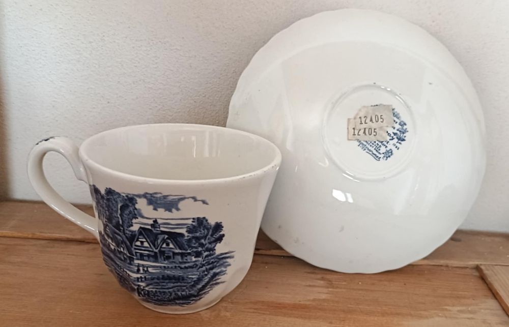 Chávena com pires inglesa tons azul