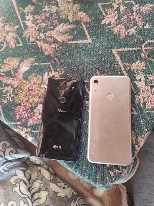 Продам два телефона