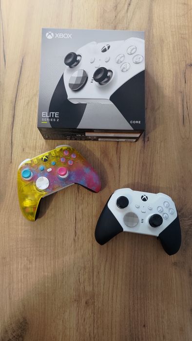 Kontrolery Xbox One / Series