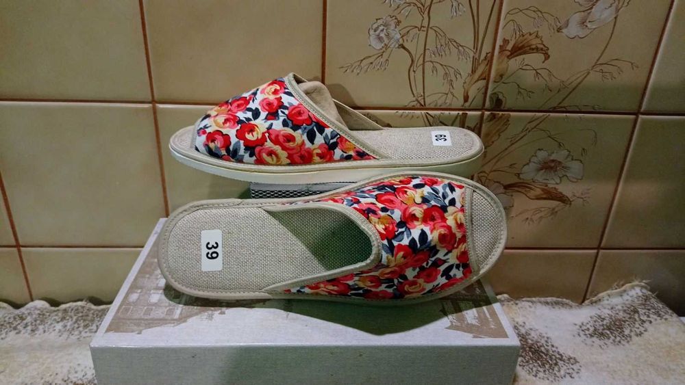 Pantofle domowe 39 (25 cm)