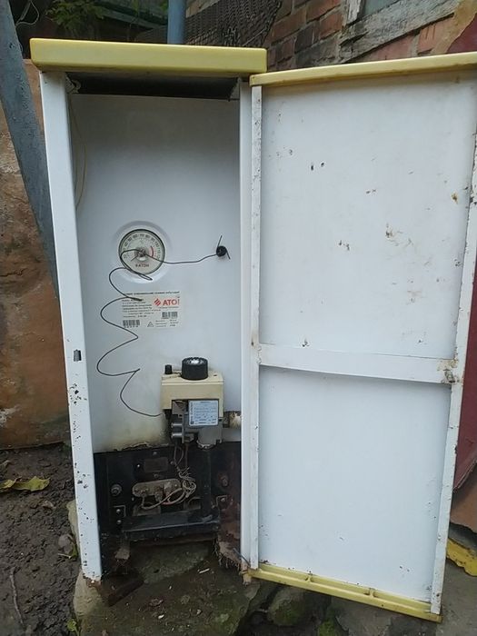 Продам газовый котел Атон