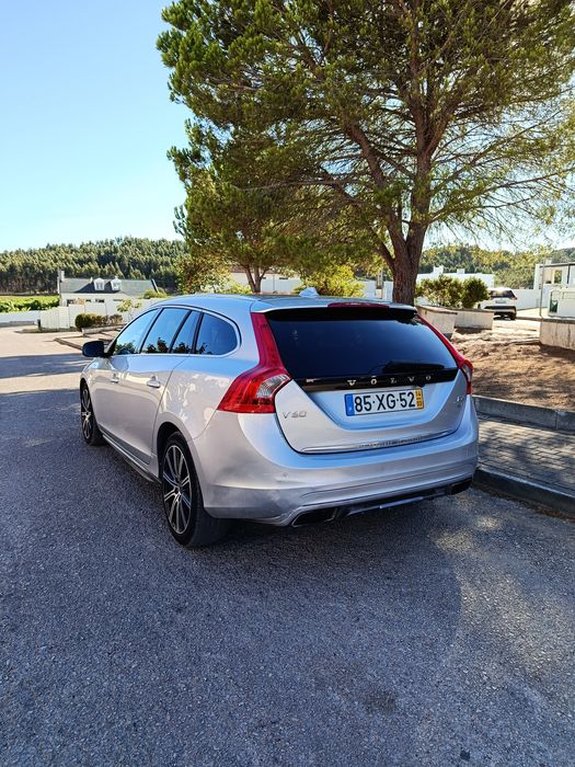 Volvo V60 D6 pluy in híbrido 285cv
