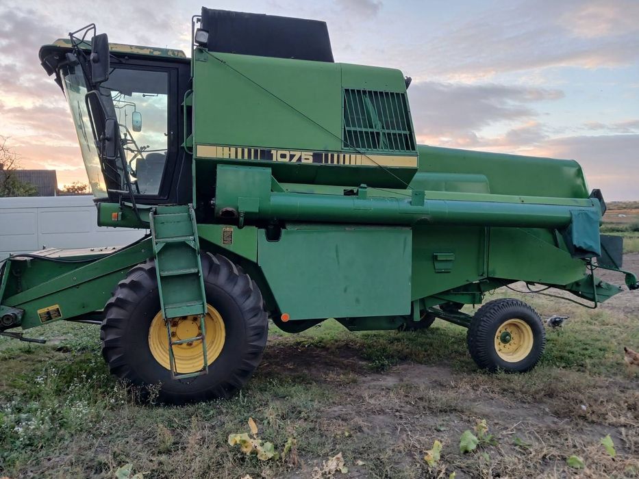 Комбайн Джон Дір 1075