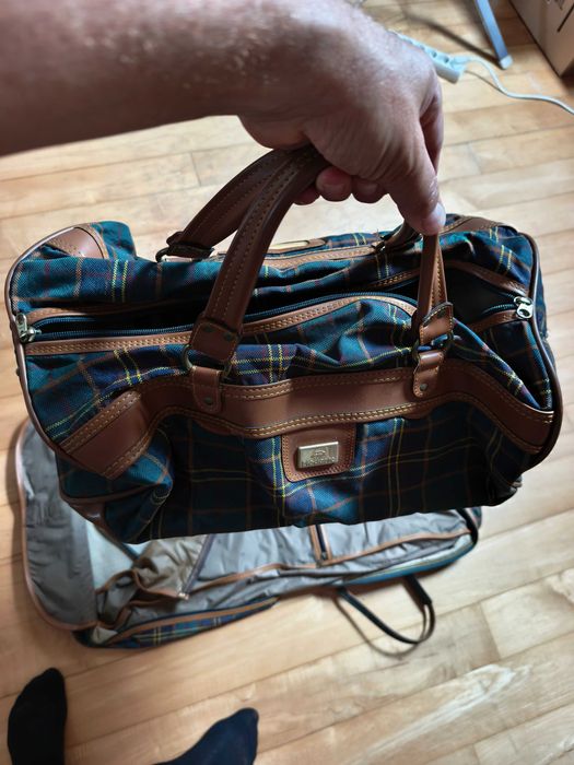 Saco de viagem e porta fatos