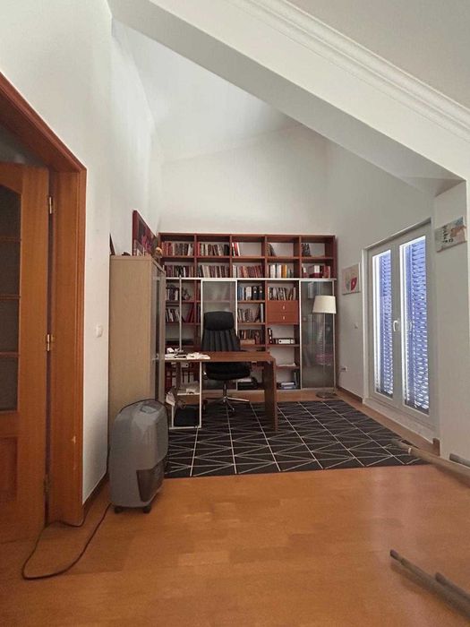 Arrenda-se: Apartamento T4+1 Duplex (Parcialmente Mobilado e Equipado) Excelente Exposição Solar | Portais da Arrábida – Quinta do Anjo – Palmela