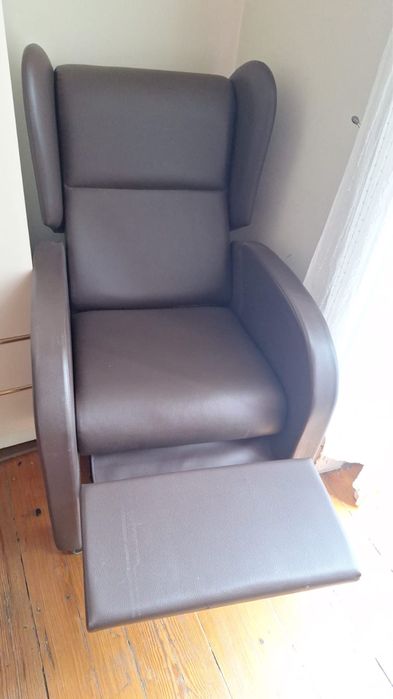 Cadeirao geriatria com rodas