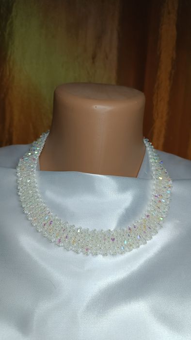 Кольє з кришталевих намистин