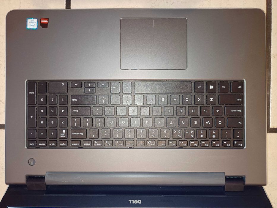 Laptop Dell 17" / i7 / 240 ssd / 8gb ram / win11
