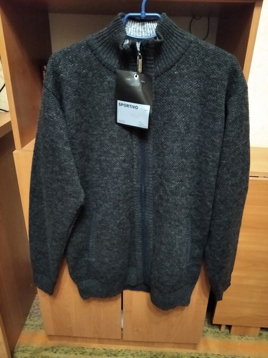 Продам новую мужскую кофту, размер 58.