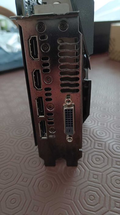 Asus ROG Strix GTX 1070 Ti gaming advanced