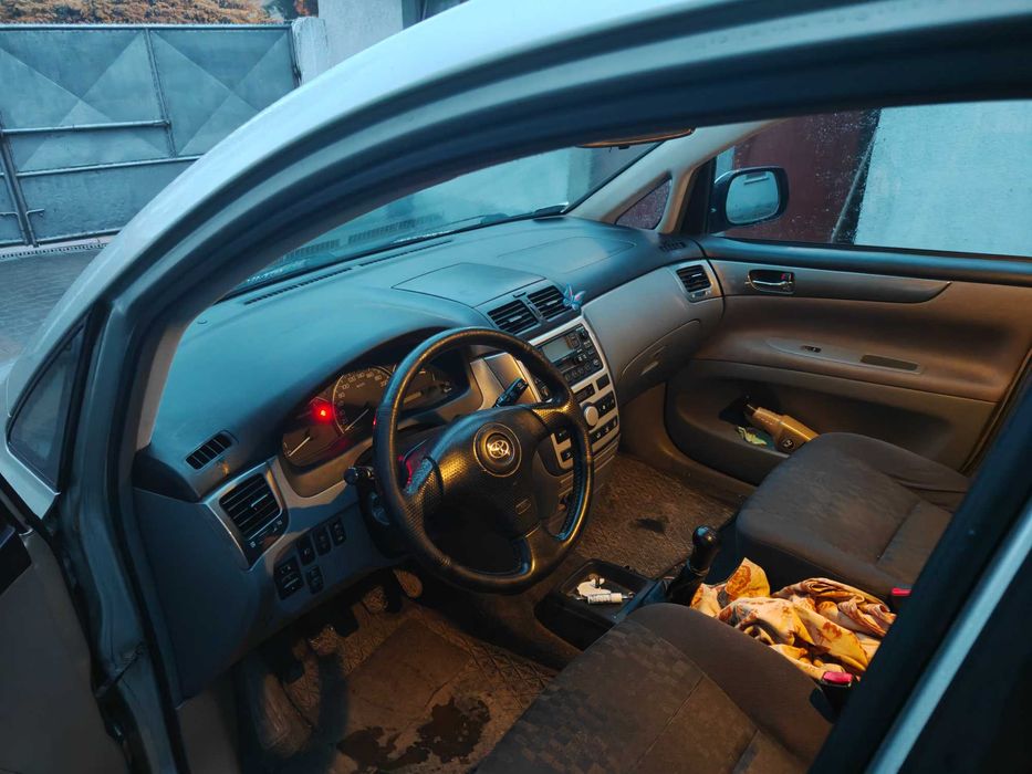 Toyota Avensis Verso klimatyzacja hak