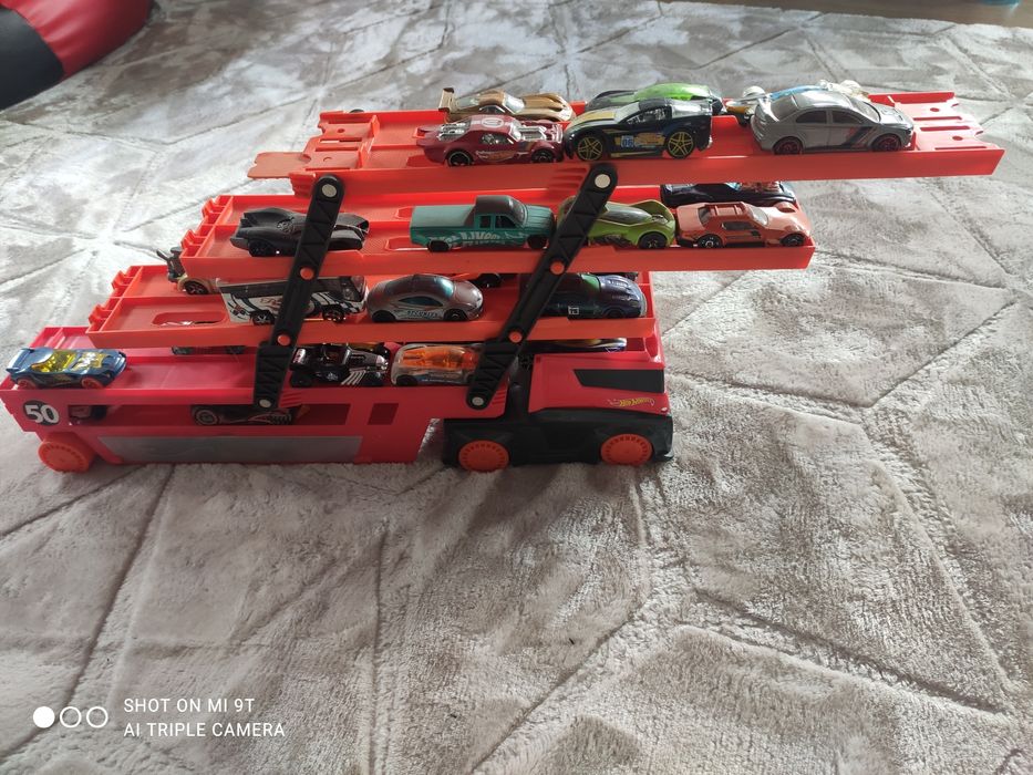 Laweta transporter Hot Wheels