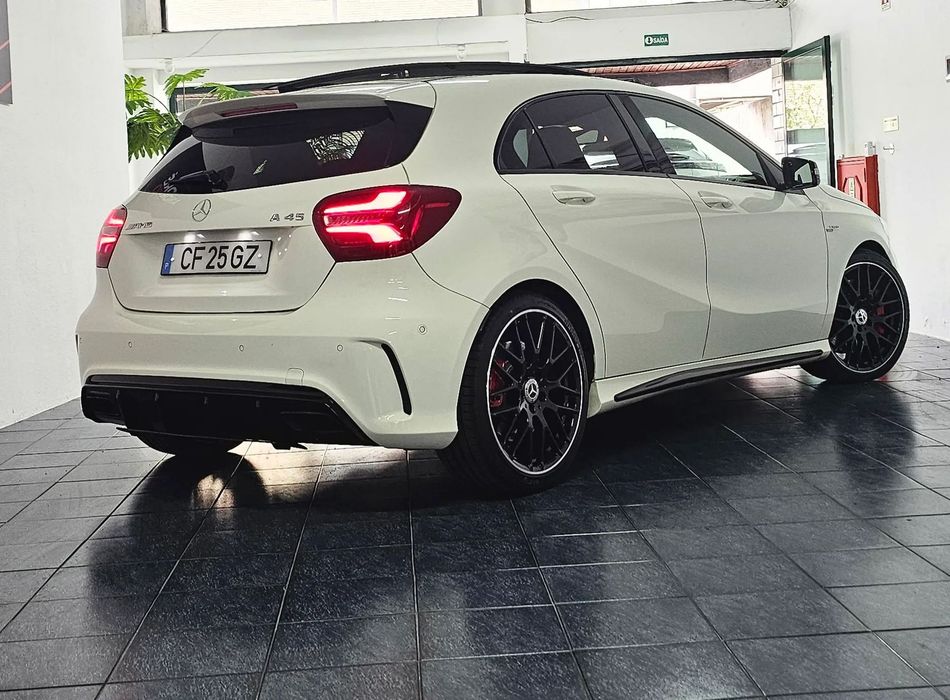 Mercedes-Benz A 45 AMG 4Matic Speedshift 7G-DCT Yellow Night Edition foto 3
