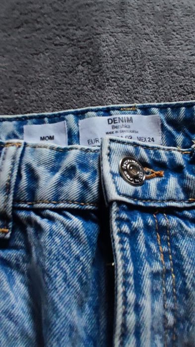 Spodnie jeansowe Bershka