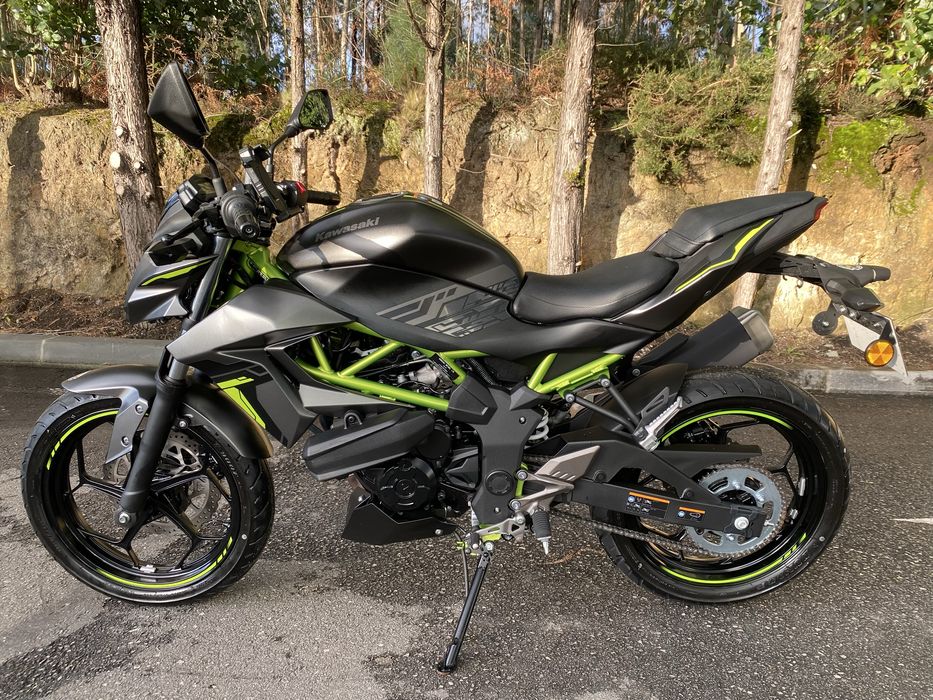 Kawasaki Z 125  Ano 2025 — Impecável