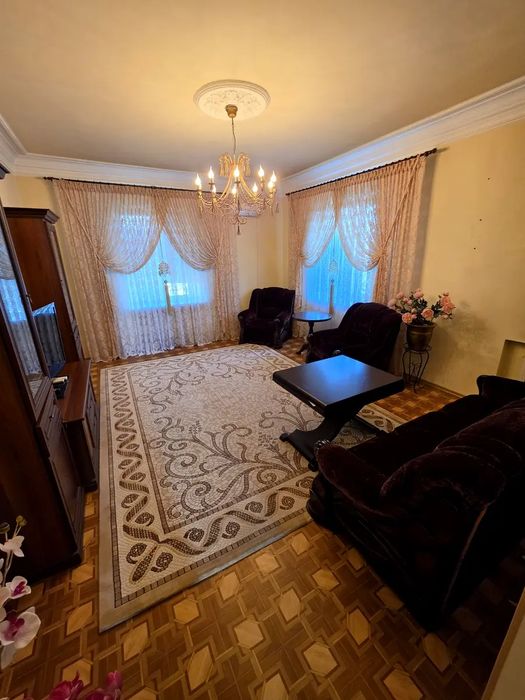 Продаж 2 кімнатна  сталінка Центр,  автономка,ліфт