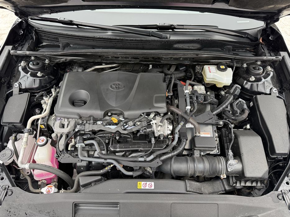 Toyota Camry HYBRID 2021 р.