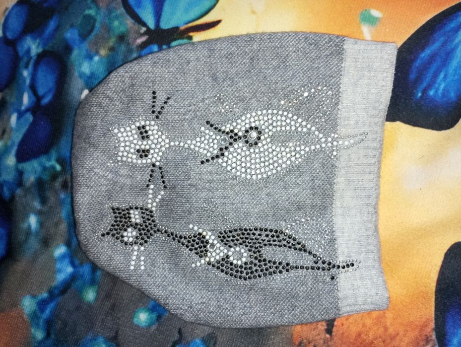 Шапка шерстяна , тепла на 12-14 років