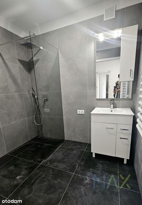 Swieżo wyremontowane 2 pokoje z dużym balkonem - Widok 4
