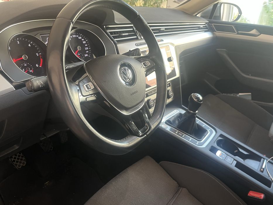 Volkswagen Passat Variant 1.6 TDI 2018 | Nacional | 103.000 km | Braga
