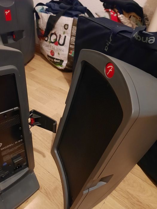 Vendo 2 caixas acústicas.