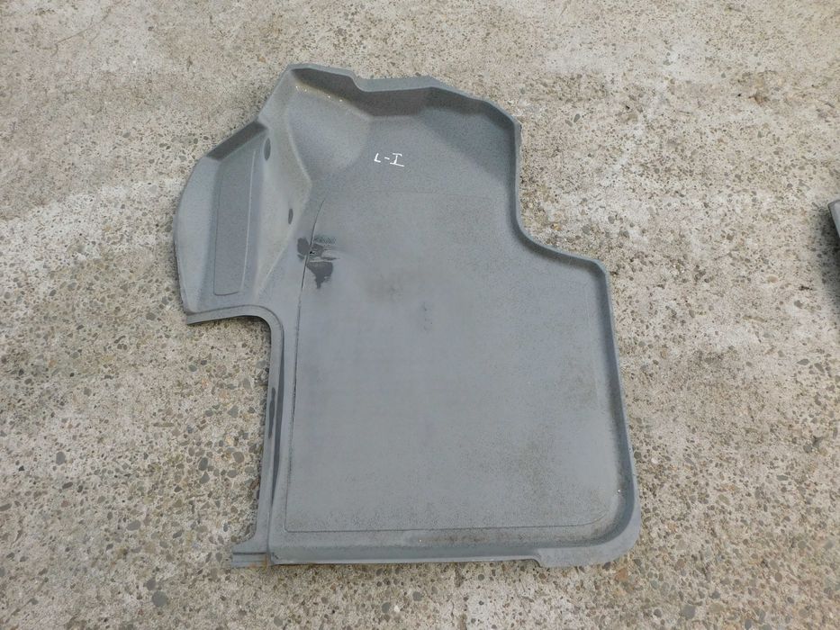 Sprinter 906 VW Crafter wykładzina dywanik podłogi lewa kierowcy