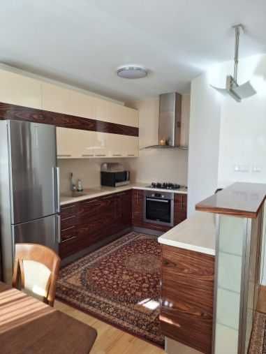 Do wprowadzenia  80,50m2 , 2 p. ul. Próżna