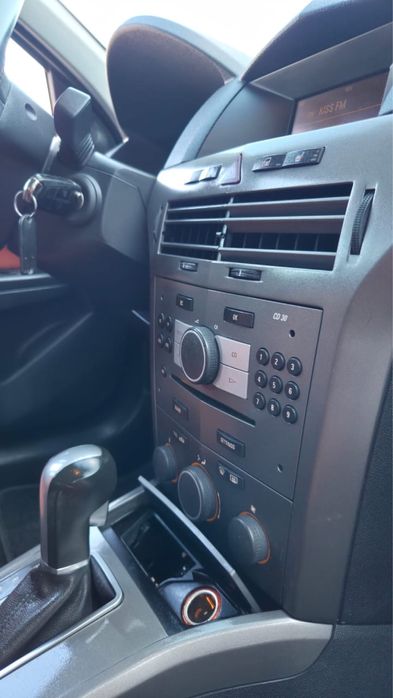 Автомобіль Opel Astra H