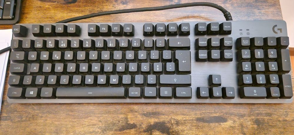 Teclado gaming G413 Carbon