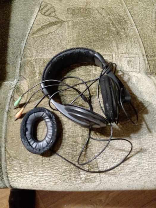 Отдам бесплатно наушники