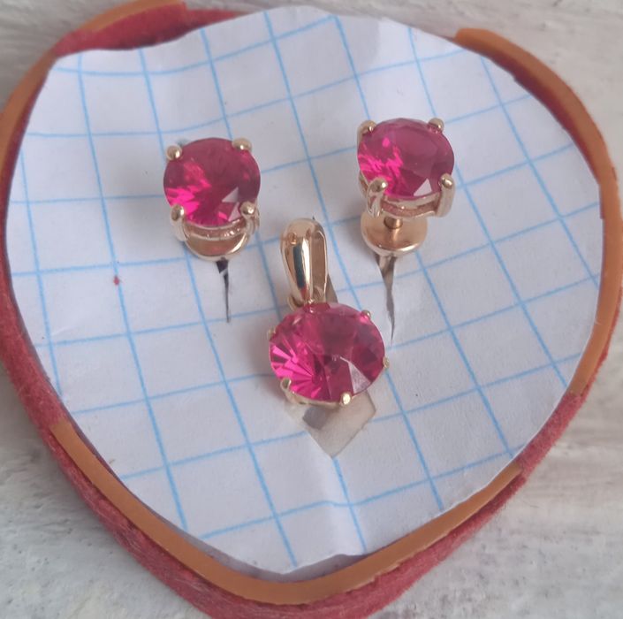 Гвоздики зол 585 подвеска рубин 3 грм