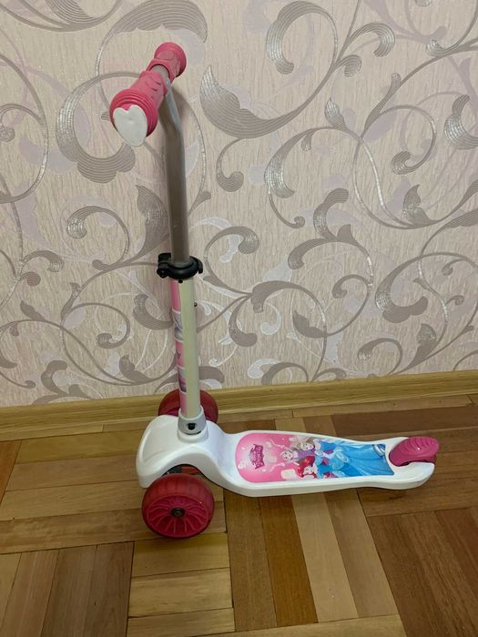 Детский 3-х колесный самокат DISNEY