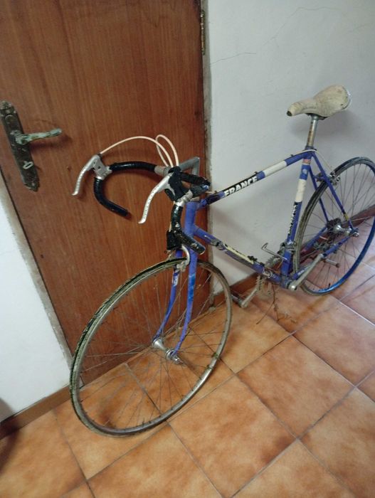Vendo bicicleta estrada para restaurar