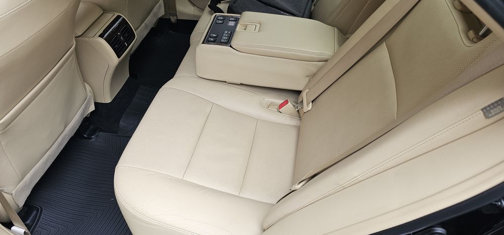 Продам Toyota Camry PREMIUM