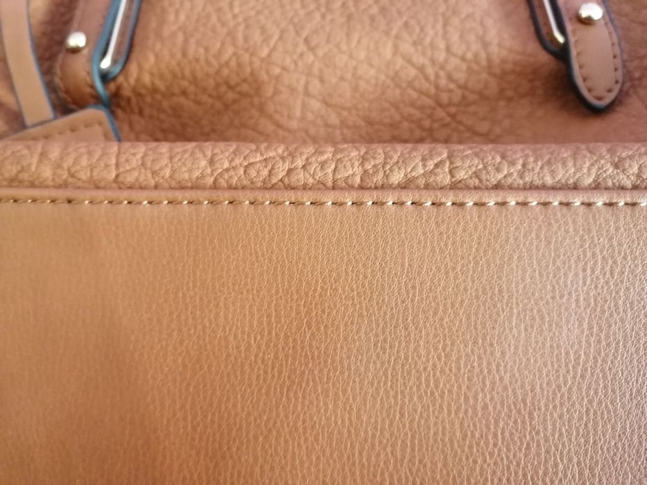 Mala grande castanha NOVA com fivela
