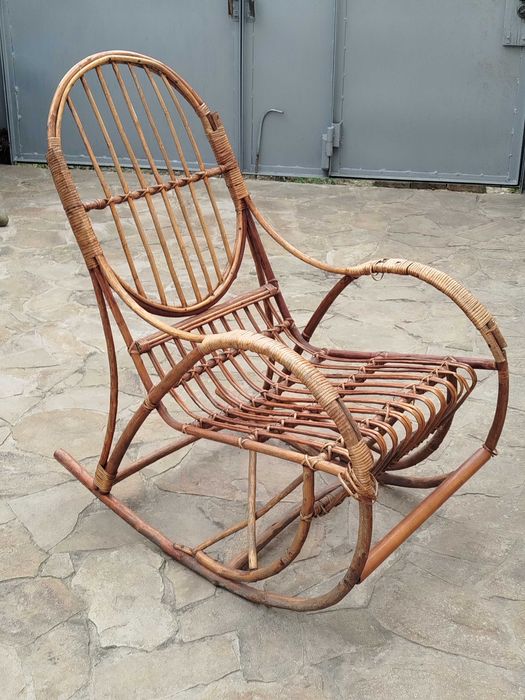 Кресло качалка из ротанга, лоза