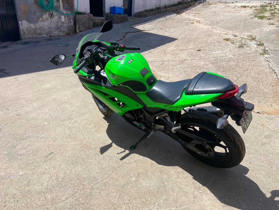 Kawasaki Ninja 300 – Ano 2013 – Impecável