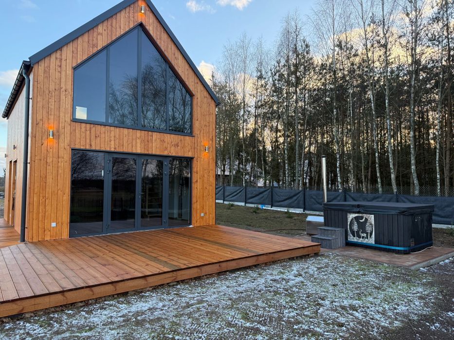 Oak House. Domek z balią w Serskim Lesie