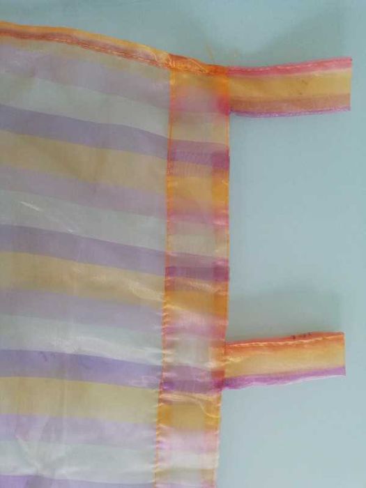 Cortinado às riscas