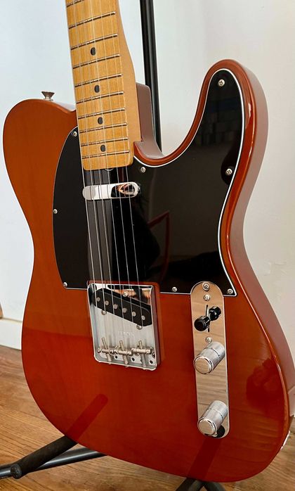 Fender Limited Edition Vintera ‘70s Telecaster, Maple Fingerboard, Mocha