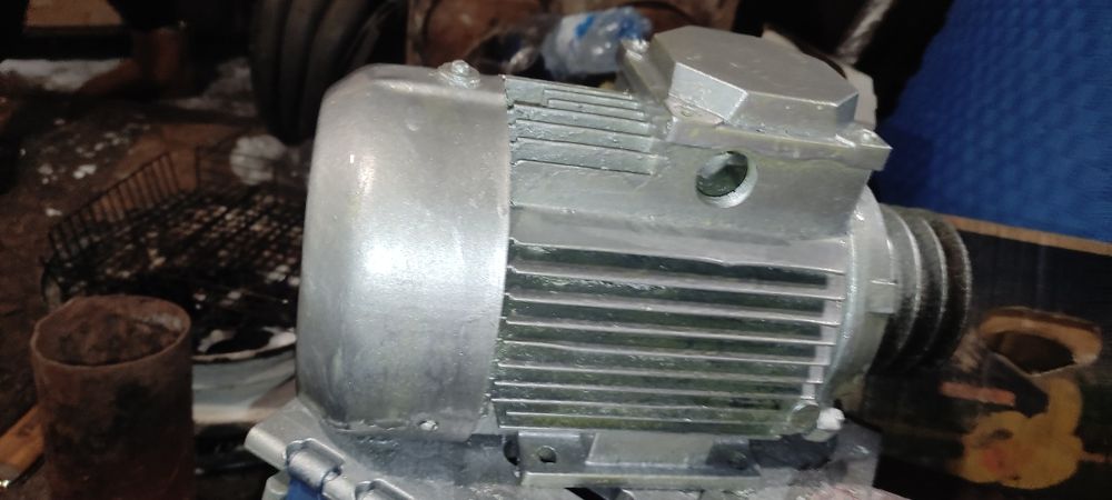 Двигун а-синхронний