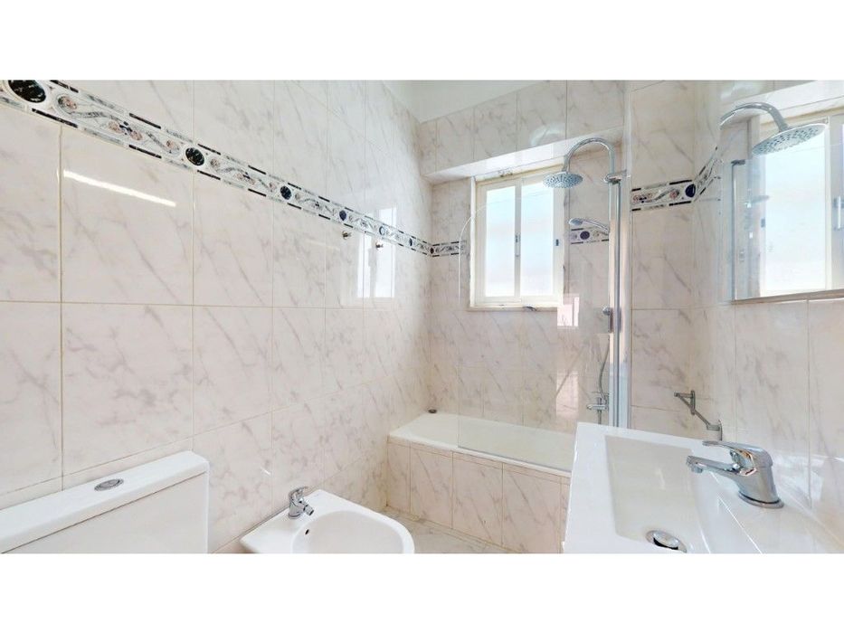Apartamento T2 remodelado | Ajuda