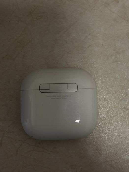 APPLE AirPods 4