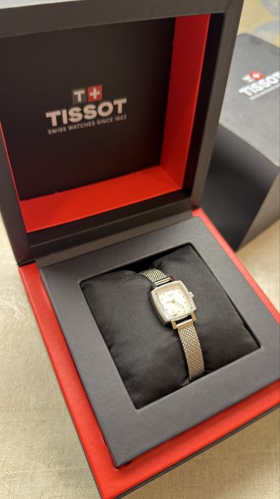 Новий оригінальний годинник Tissot Lovely Square з діамантами