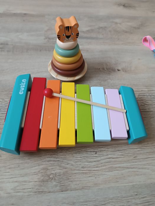 Іграшки з дерева нові але без коробки