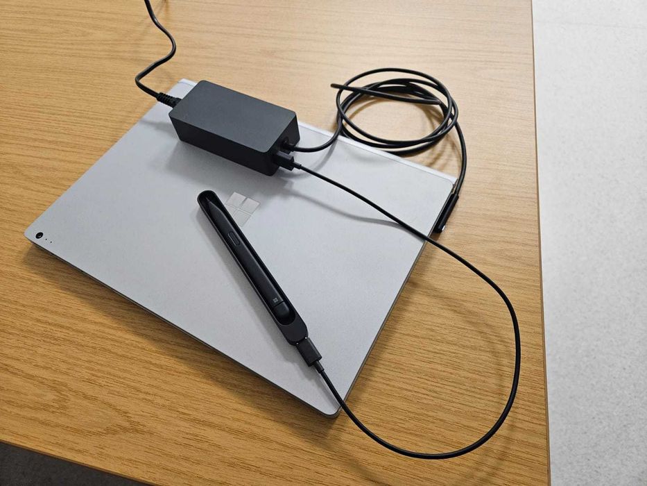 Microsoft Surface Book 2 i7|8GB RAM|SSD 256GB|GTX 1050|Slim Pen 2