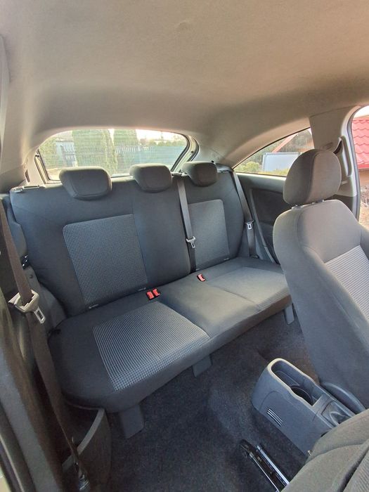 Opel corsa D 1.2 2009