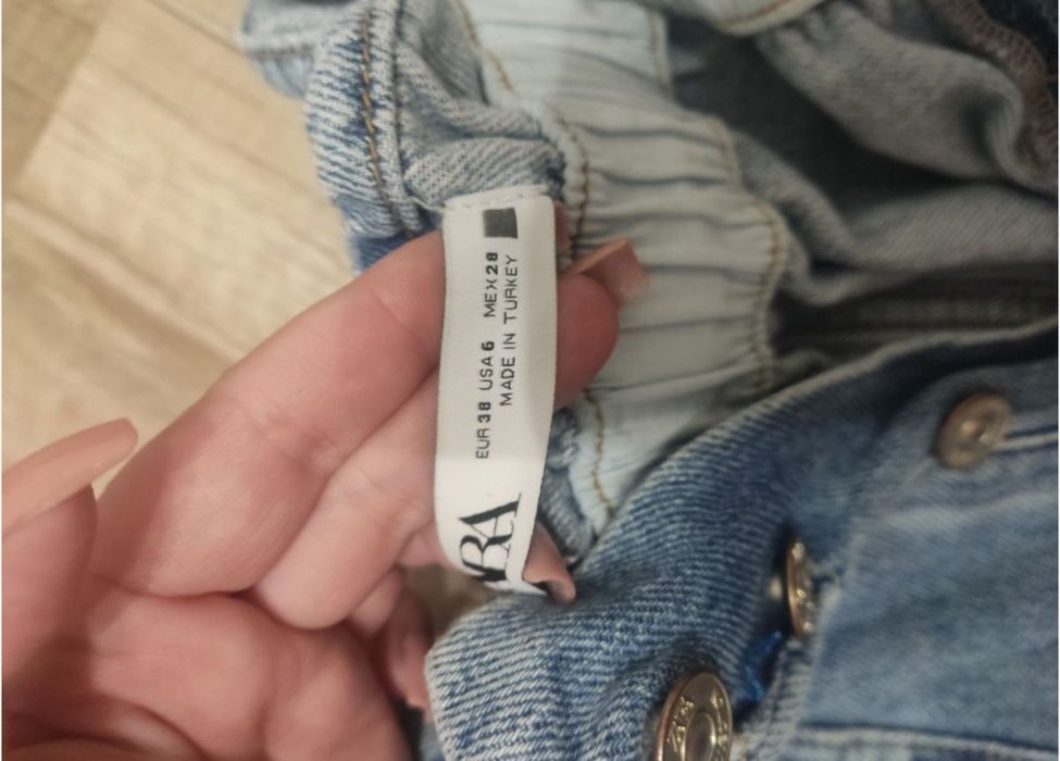 Жіночі шорти Zara