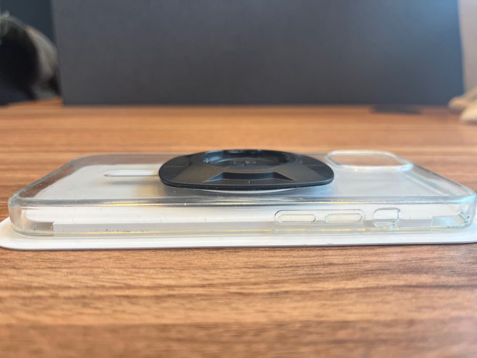 Capa transparente com MagSafe para iPhone 13 + Quad Lock (original)